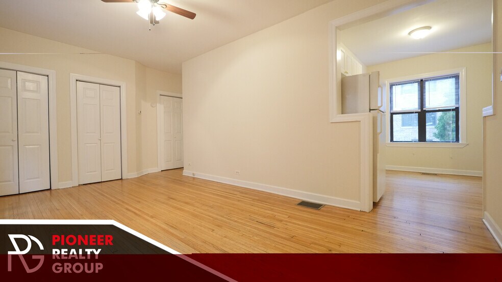 Building Photo - 3732 N Pine Grove Ave