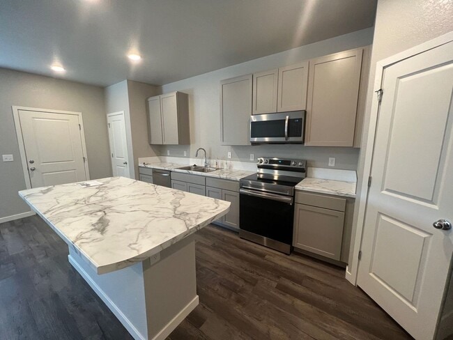 Building Photo - Fantastic Townhome in Ault