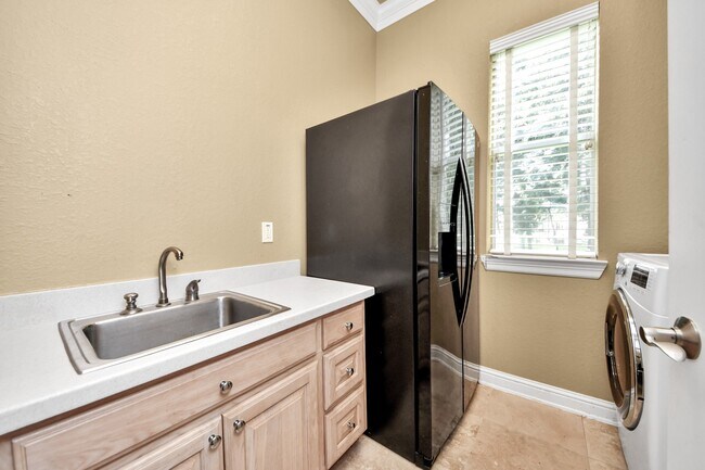 Building Photo - 3727 Lakeridge Canyon Dr