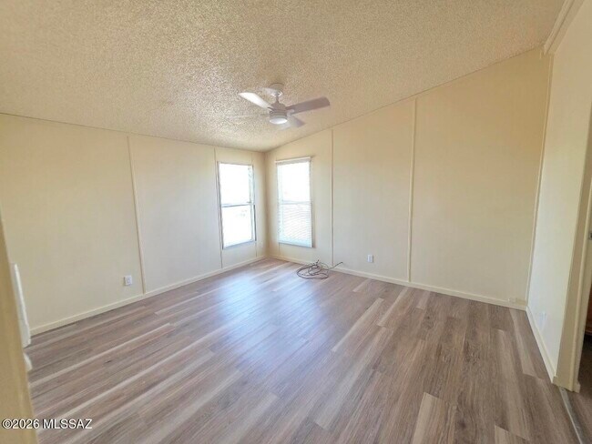 Building Photo - 5606 W Twin Peaks Rd