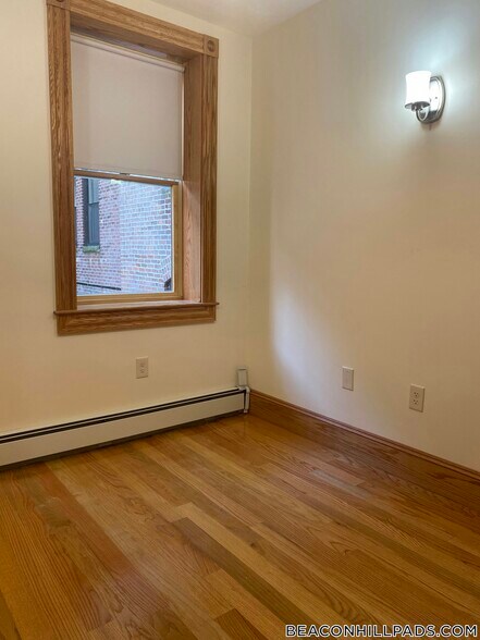 Building Photo - 46 Garden St