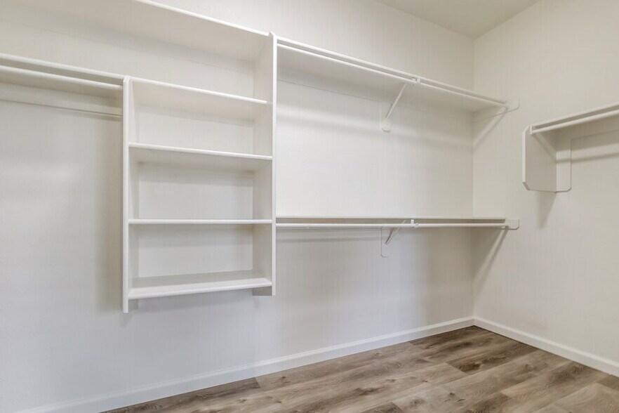 Building Photo - 4961 W Calle Don Alfonso
