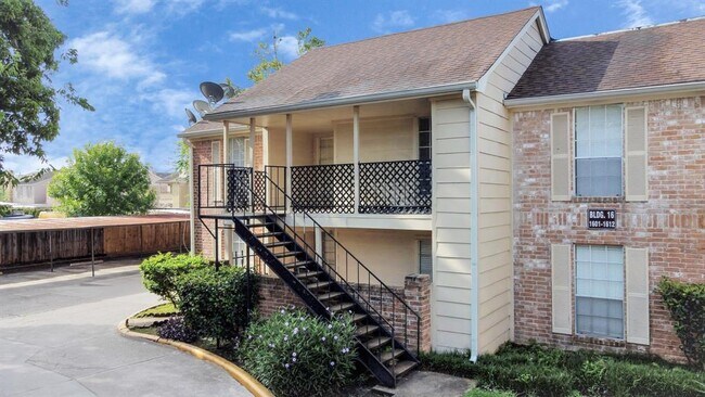 Building Photo - 2800 Jeanetta St