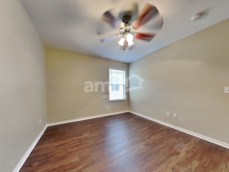 Building Photo - 11114 Golden Silence Dr