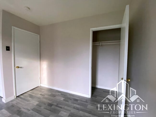 Building Photo - Beautiful, 3BD/2BA, Home available in Sacramento off Madison Ave. and Auburn Blvd.