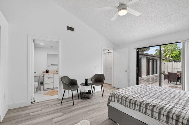 Building Photo - 9903 Boca Gardens Trail