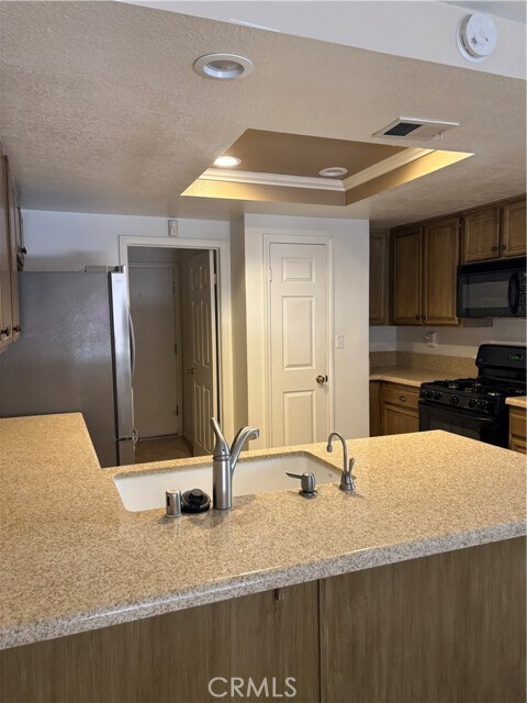 Building Photo - 928 Lotus Cir