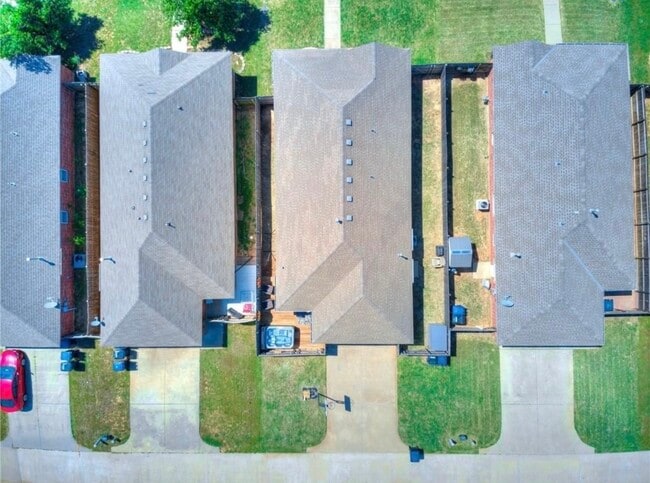 Building Photo - 4525 SE 81st St