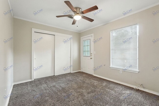 Building Photo - 1605 Maple Dr