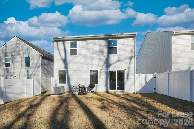 Building Photo - 6008 Lowe Ln