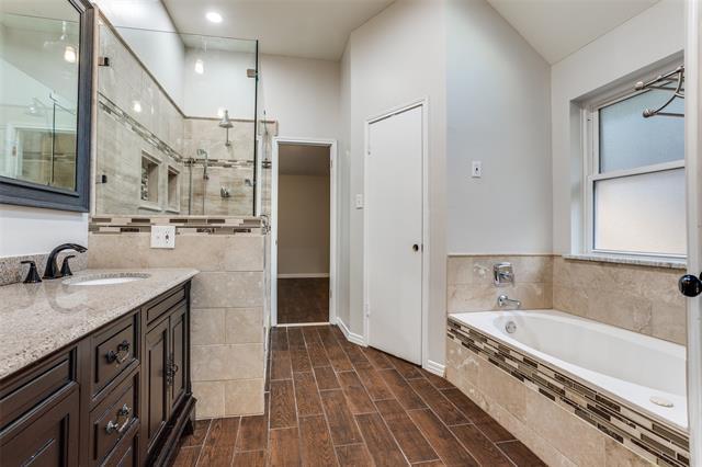 Building Photo - 1520 Evergreen Dr