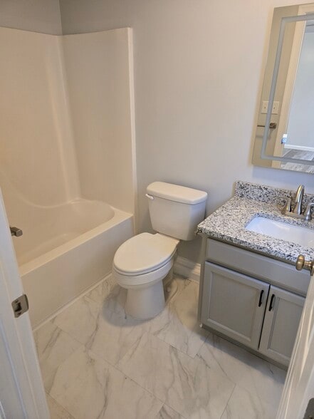 Master Bath - 59 Sopwith Way