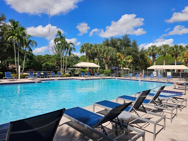 Building Photo - 7533 Topiary Ave