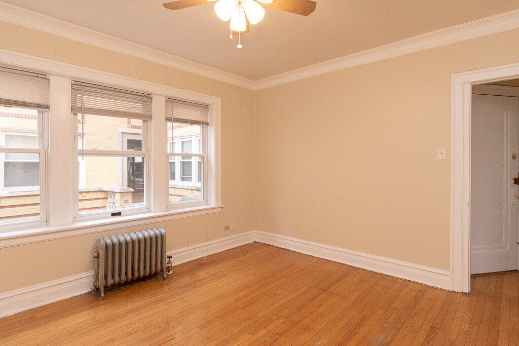 Building Photo - 4409 N Kenneth Ave