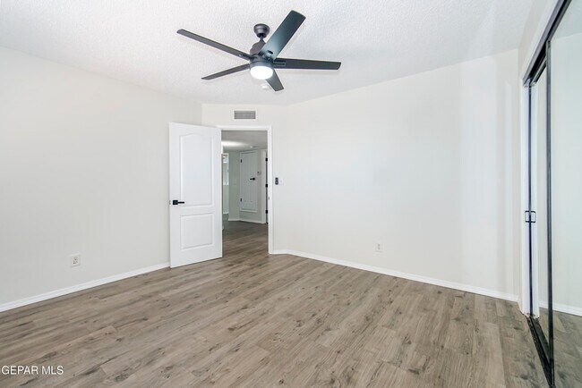 Building Photo - 6529 Jim De Groat Dr