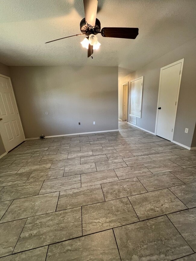 Building Photo - 3 Bed 1.5 Bath House, 1 Car Carport, Yard Care Included.