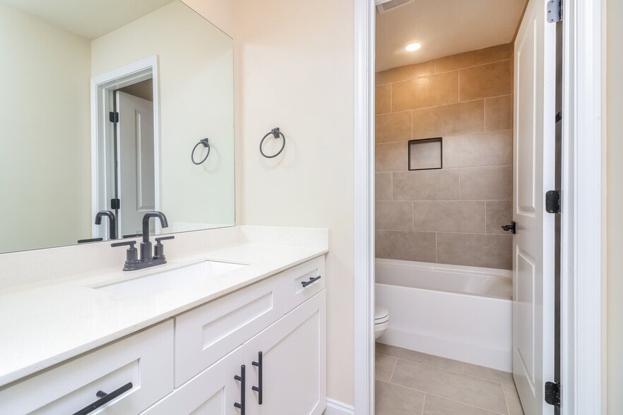 Building Photo - 259 Cantrell Dr
