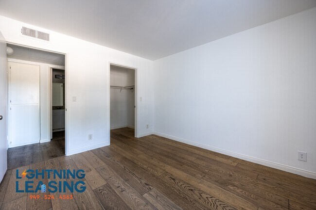 Building Photo - 14201 Victory Blvd