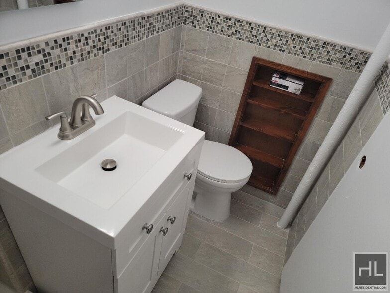 Building Photo - Claremont Avenue