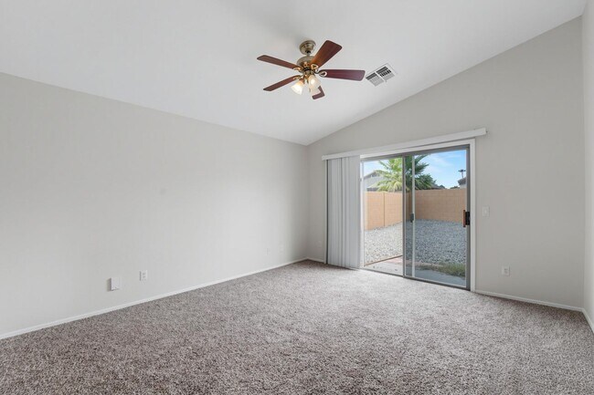 Building Photo - 15526 W Lisbon Ln