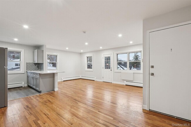 Building Photo - 20 Francis Ave