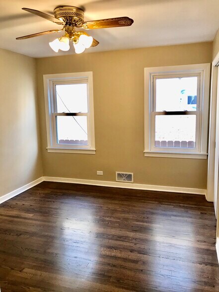 Building Photo - 5735 S Meade Ave