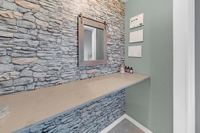 Building Photo - 2216 Calle De Pizzaro