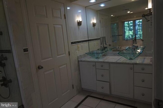 Building Photo - 8036 Kidwell Town Ct