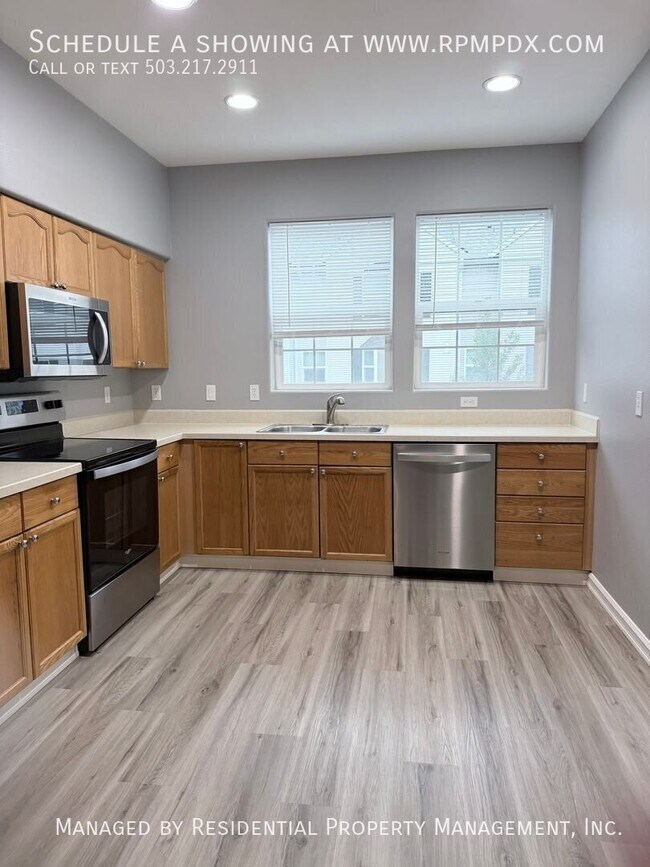 Building Photo - 14320 SW Cougar Ridge Dr