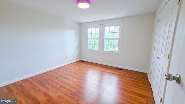 Building Photo - 178 Stonegate Dr