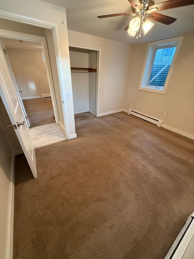 Building Photo - Dunbar Ave (121)