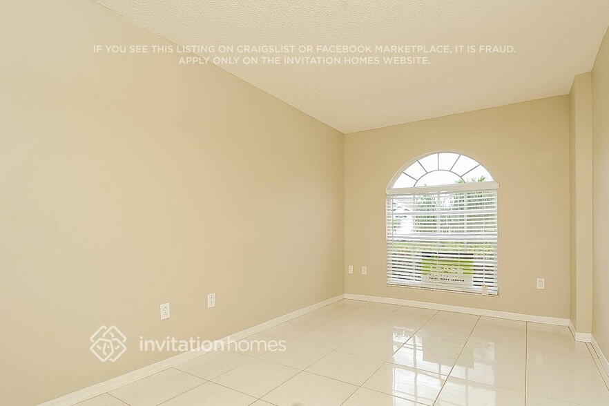 Building Photo - 10819 Capstan Lake Dr