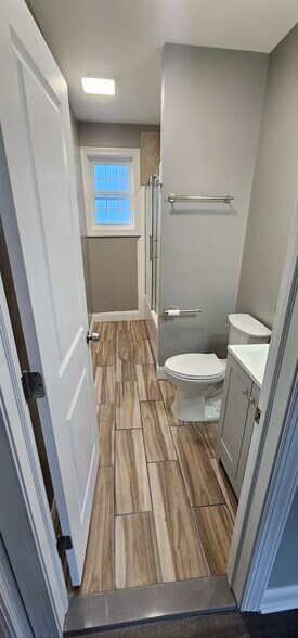 Building Photo - 210 Franklin St