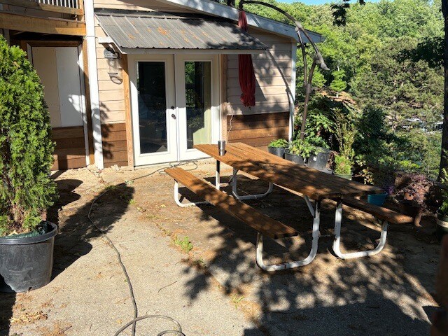 Building Photo - 5981 Pocahontas Dr