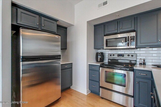 Building Photo - 10605 Meeting St