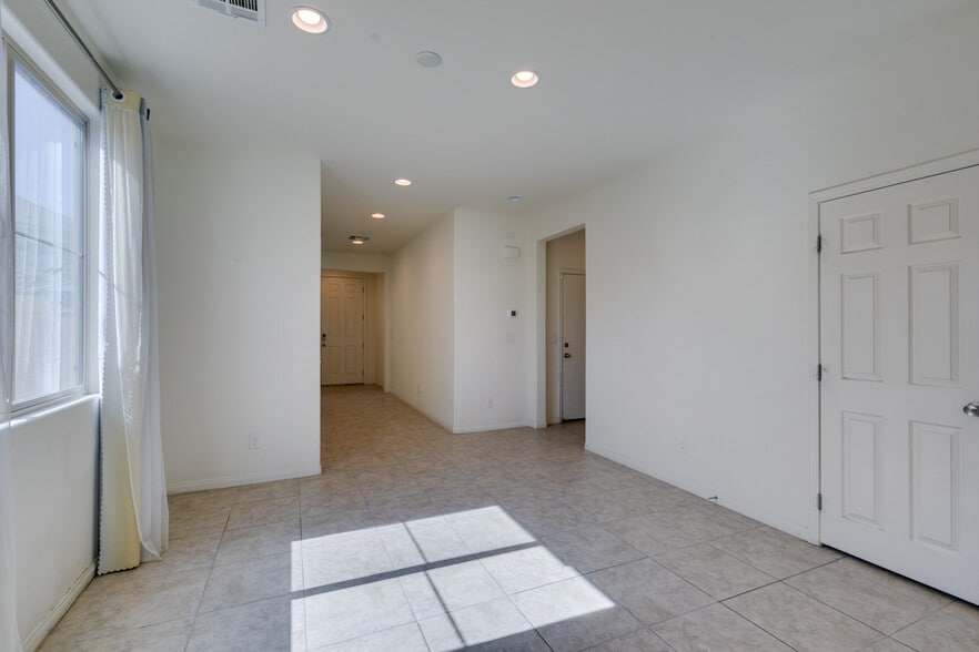 Building Photo - 6442 Kobe Knoll Ct