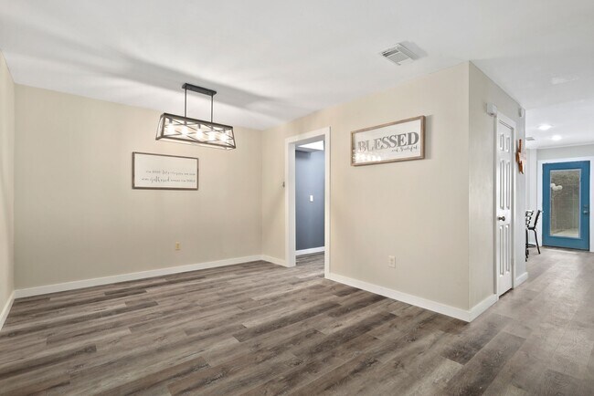 Building Photo - 17114 Beaver Springs Dr