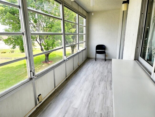 Building Photo - 9101 Lime Bay Blvd