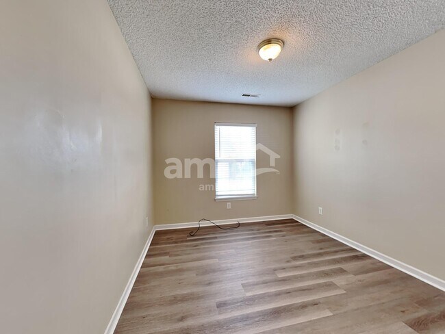 Building Photo - 318 Sunburst Way