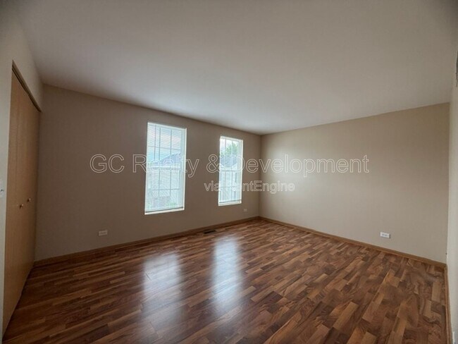 Building Photo - 782 Symphony Dr