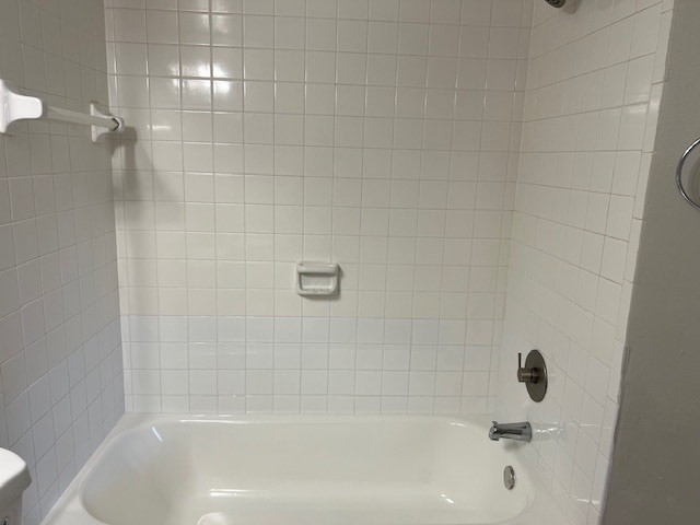 Bathroom - 345 Lakepointe Dr