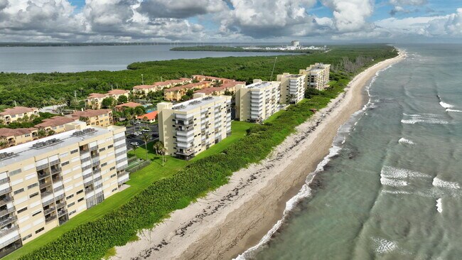 Building Photo - 7420 S Ocean Dr
