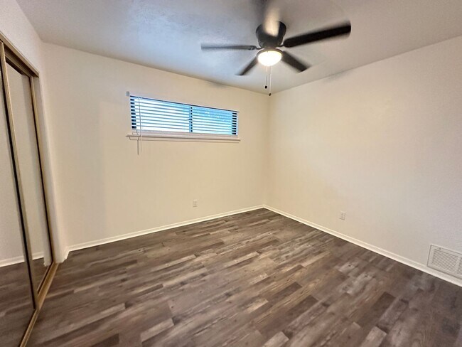Building Photo - PLANO 4-bed 3-bath 2-car garage with huge workshops
