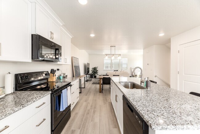 Building Photo - 12996 S Spook Gulch Ct