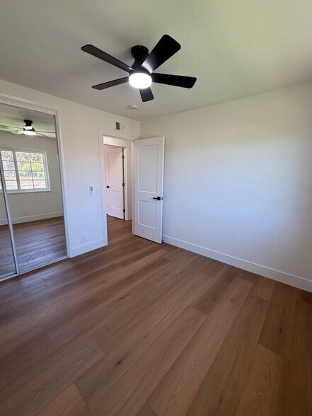 Building Photo - 251 Asta Ct