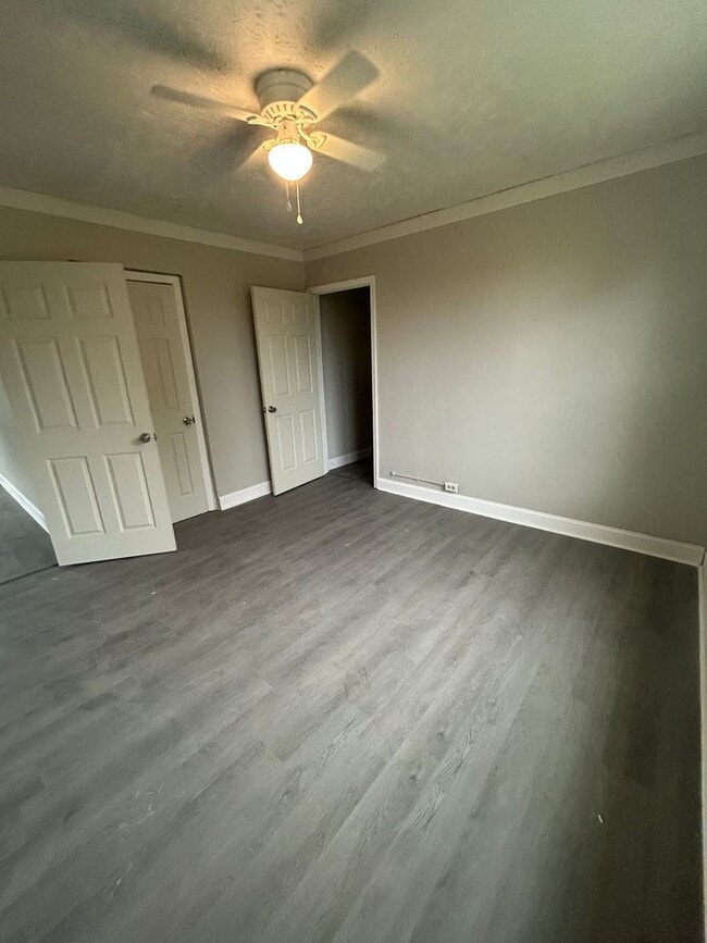 Building Photo - Lauren Walk Apartments