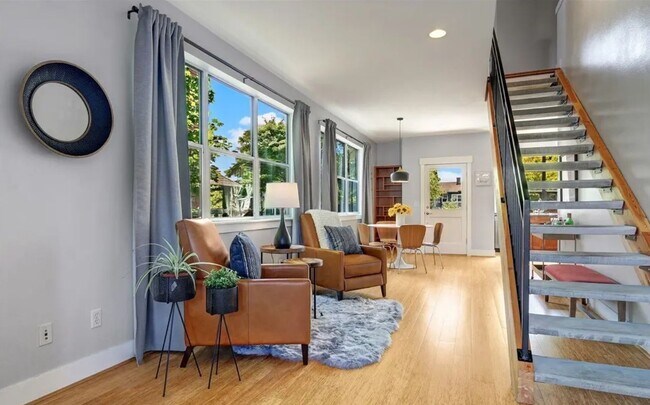 Building Photo - Bright & Spacious Townhome for Rent in a Charming, Tree-Lined Neighborhood