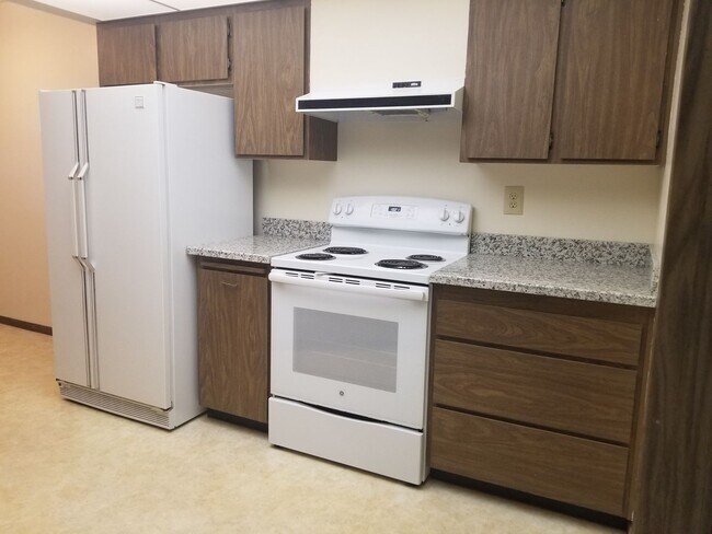Building Photo - Spacious 2 bedroom 2 bath Condo