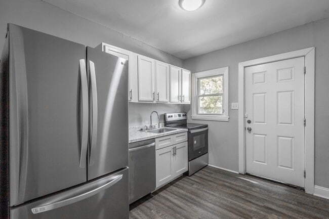 Building Photo - 5109-5111 Sunbeam Ave