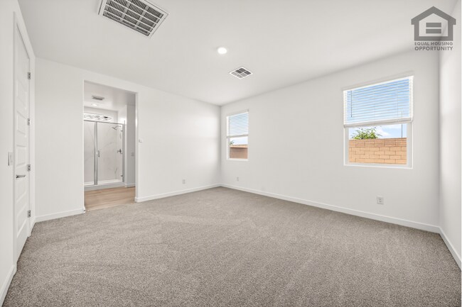 Building Photo - 4Bed/3Bath House at Thomas Rd/99th Ave! Ready for Immediate Move-In! -- Mother-In-Law Suite W/Pri...